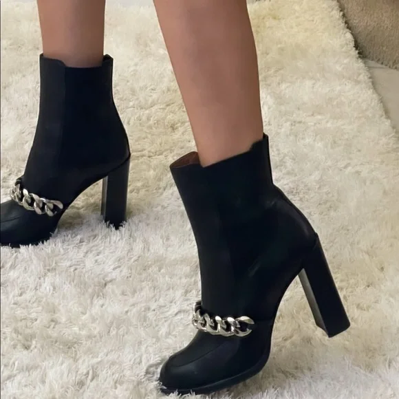 Givenchy top chain shoes